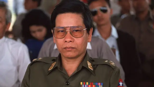 ဒို့ဗမာအစည်းအရုံးရဲ့ ဗမာ၊ မြန်မာသတ်မှတ်ချက်ကို ပြောင်းပြန်လှန်ပြဋ္ဌာန်းခဲ့သူ ဗိုလ်ချုပ်ကြီးဟောင်းခင်ညွန့်