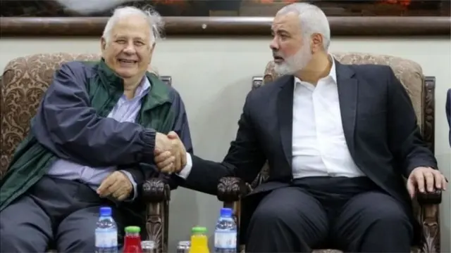 إسماعيل هنية ورئيس اللجنة المركزية للانتخابات الفلسطينية حنا ناصر