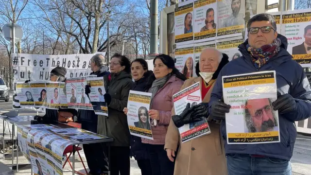 جمشید برزگر و تعدادی از فعالان سیاسی