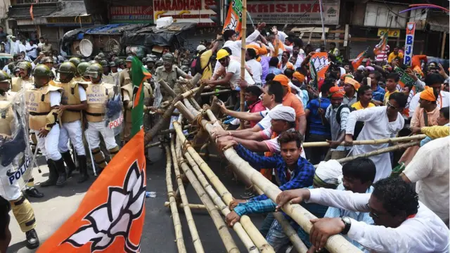 পশ্চিমবঙ্গে বিজেপি পায়ের তলায় জমি খুঁজছে বহুদিন ধরেই