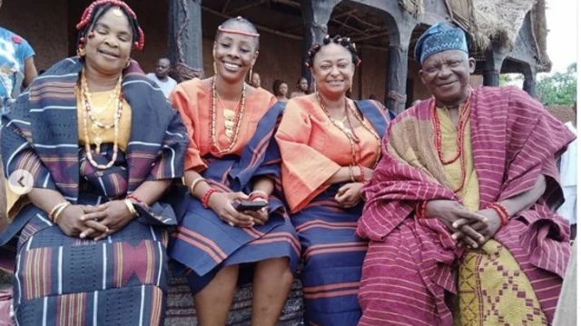 Aworan Olofaina ati awọn ẹlẹyinju ẹgẹ 