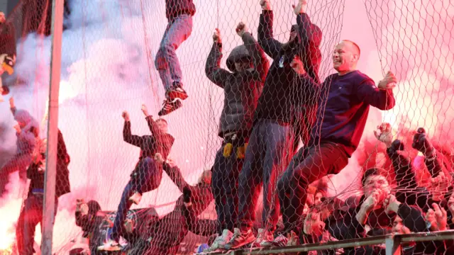 مشجعو البوسنة والهرسك يحتفلون بفوز منتخبهم