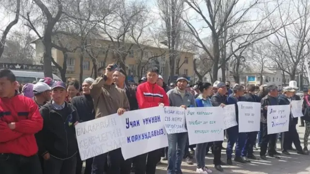 Көп өтпөй Дача-СУ боюнча түрдүү талаптар менен нааразылык акциялары өтүп турган...