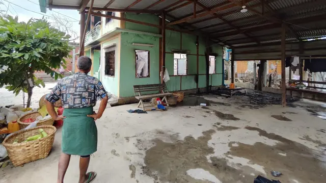 အိမ်မီးရှို့ခံလိုက်ရတဲ့ ကြာပိုင်ရွာခံတစ်ဦး