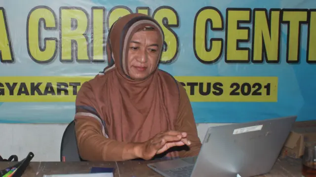 Rully Malay, transgender, transpuan, waria