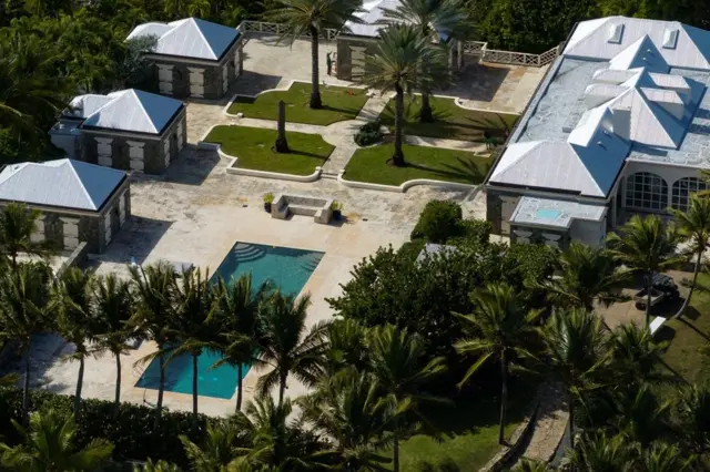 epstinovo ostrvo, ostrvo Mali sent Džejms