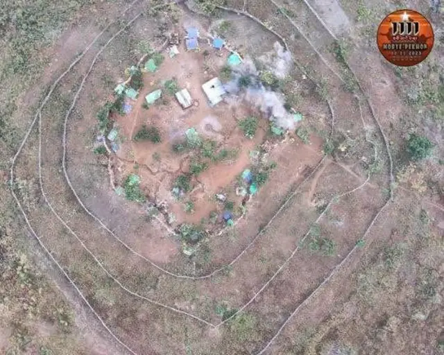 ဖယ်ခုံမြို့နယ်ထဲက စစ်ကောင်စီတပ်စခန်းကုန်း မီးလောင်နေတဲ့မြင်ကွင်း (ပုံဟောင်း)