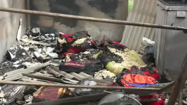 আগুনে প্রায় চার ঘণ্টা ধরে জ্বলে পুড়েছে এ গ্রামের বাড়িগুলো