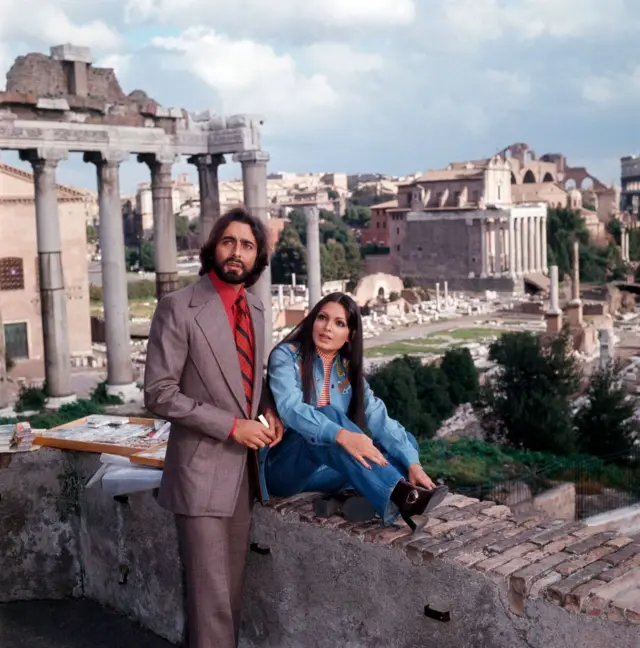 रोममध्ये परवीन बाबीसोबत कबीर बेदी