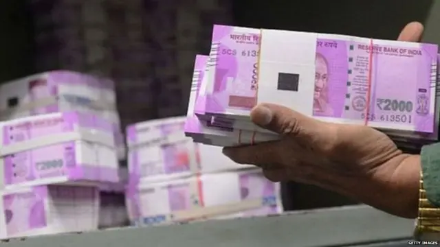 नवंबर 2016 में पांच सौ और एक हज़ार रुपये के नोट बंद कर दो हज़ार रुपये का नोट शुरू किया गया था.