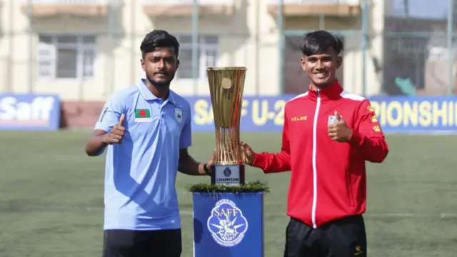 नेपाल र बाङ्ग्लादेशका यू-२० फुटबल टोलीका कप्तान