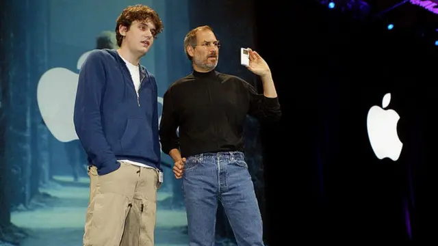 ستيف جوبز والموسيقي جون ماير.