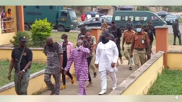 Adedoyin n wọ ile ẹjọ