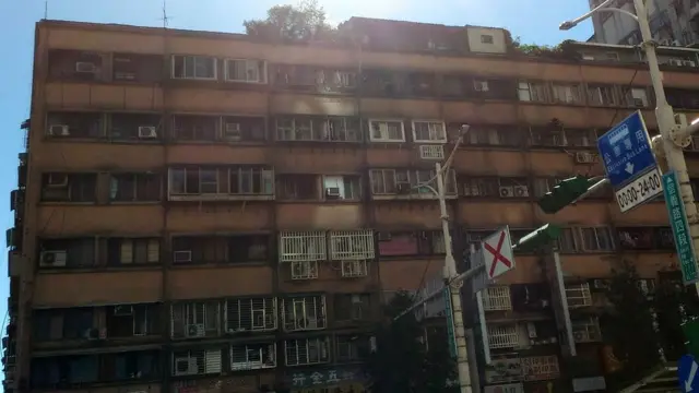 頂樓加蓋的違章建築在台灣曾經是常態，但是拆除也有其困難。