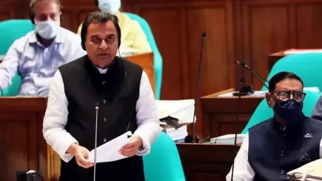 বাজেট উপস্থাপন করছেন অর্থমন্ত্রী আ হ ম মুস্তফা কামাল