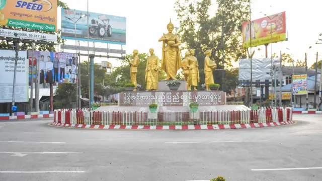 ဖမ်းဆီးမှုအပြင် ပေါက်ကွဲမှုအပြီး ၃နာရီကြာတဲ့အထိ ဖြစ်စဥ်အနီးဝန်းကျင်ရပ်ကွက်တွေမှာ ပိတ်ဆို့စစ်ဆေးတာတွေကို ဆက်တိုက်လုပ်ဆောင်ခဲ့