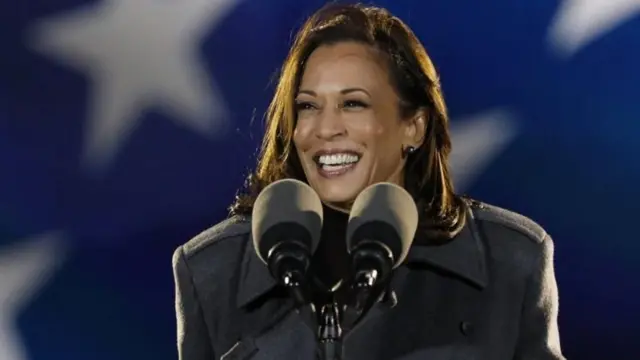 कमला हॅरिस 