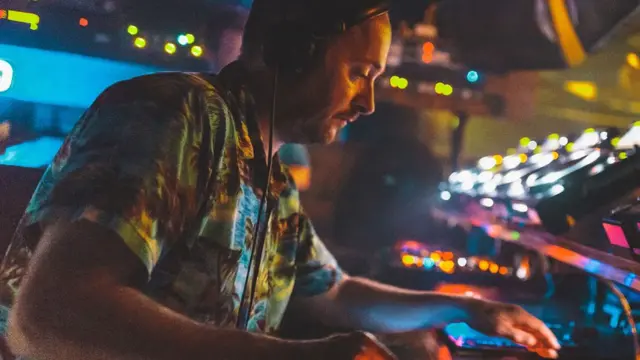 Диджей в клубе Fabric London