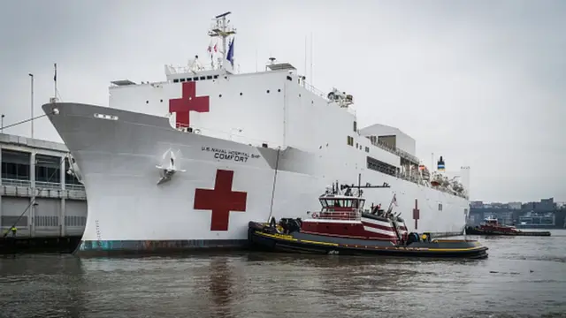 На пике пандемии в США пришлось задействовать даже плавучие военные госпитали