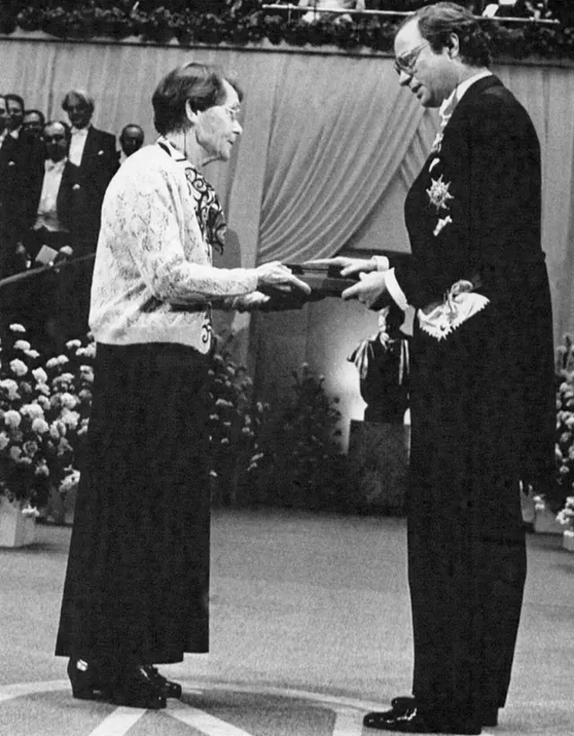 Barbara McClintock recibió el premio Nobel en 1983.
