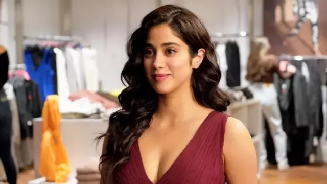 Alguns dos diálogosuse of onabet sdJanhvi Kapoor no filme foram criticados