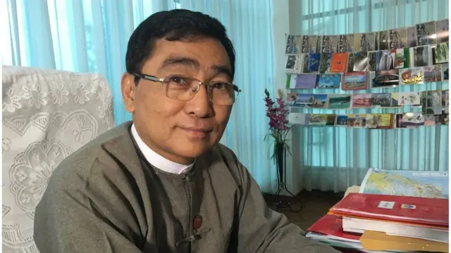 મ્યાનમારના કેન્દ્રીય સમાજ કલ્યાણ પ્રધાન વિન મ્યાત આએનો ફોટોગ્રાફ