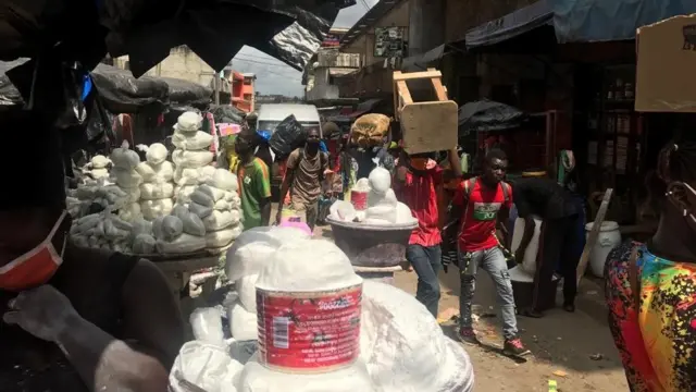 Le grand marché d'Adjamé accueille entre deux et trois millions de visiteurs par jour