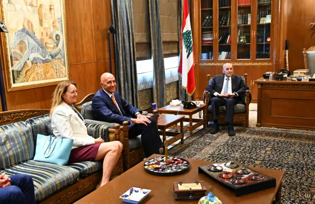 في بيروت، الموفد الأميركي توماس براك يلتقي نبيه بري... والسلاح يعود إلى صدارة النقاش السياسي.