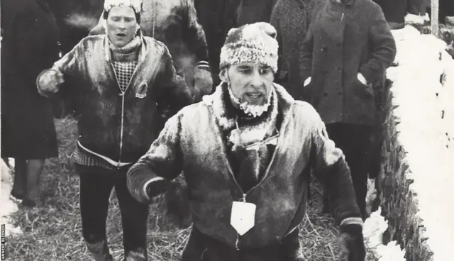 Leffert Oldenkamp (frente) compete no Elfstedentochtslot sweet bonanza betano1963