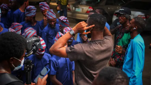 Aworan awọn ọmọ to kọ nipa ere Chess