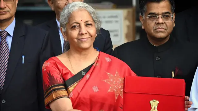 ਵਿੱਤ ਮੰਤਰੀ ਨਿਰਮਲਾ ਸੀਤਾਰਮਨ ਨੇ ਪੇਸ਼ ਕੀਤਾ ਬਜਟ