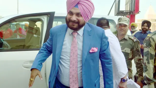 ইমরান খানের শপথে যোগ দিতে সড়কপথে ভারত-পাকিস্তান সীমান্ত পেরোচ্ছেন নভজোত সিধু