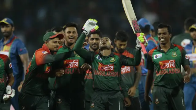 শ্রীলঙ্কার সঙ্গে দলকে জিতিয়ে মাঠ ছাড়ছেন মুশফিকুর রহিম