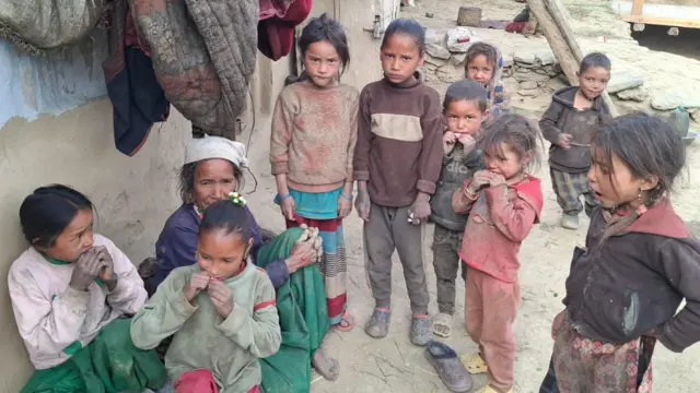 नातिनातिनासँग लालमति रोकाया