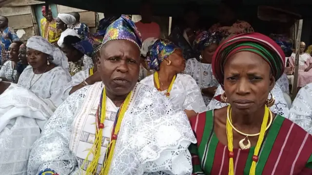 Àwọn èèyàn tó kópa níbi ayẹyẹ Ìwọpópó