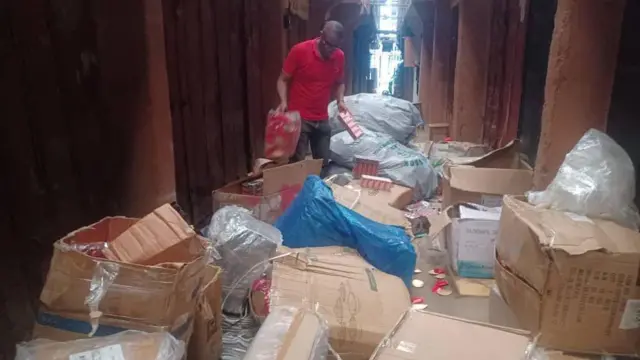 Oge ndị ọrụ Nafdac gara ahịa Ọgwọ Ọgwụ n'ọnịcha