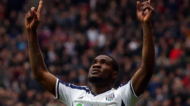 Brown Ideye dey celebrate goal for West Bromwich Albion