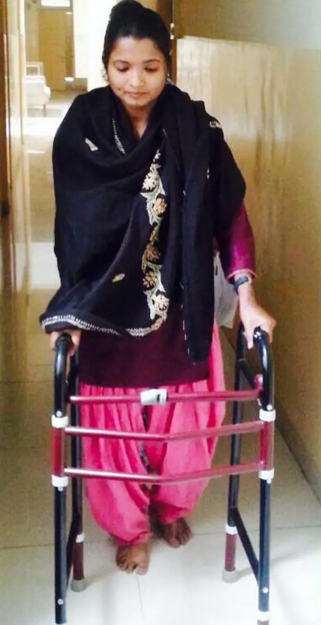 చికిత్స సందర్భంగా ఆమ్రపాలి చవాన్