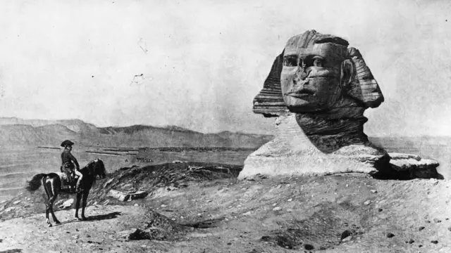 لوحة لبونابرت أمام أبو الهول