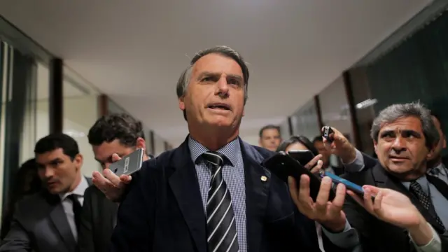 Bolsonaro fala com jornalistassite oficial do pixbetcorredor do Congressosite oficial do pixbetfotosite oficial do pixbet2018