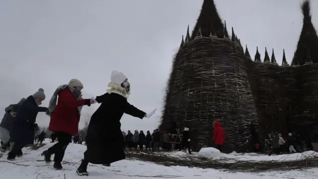 Сожжение "замка корона-людоеда"