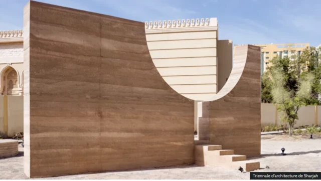 Mur achitecturale à base de boue