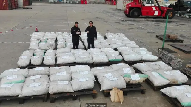 In December 2016, Chinese media reported a seizure of more than 3 tonnes of pangolin scales in Shanghai