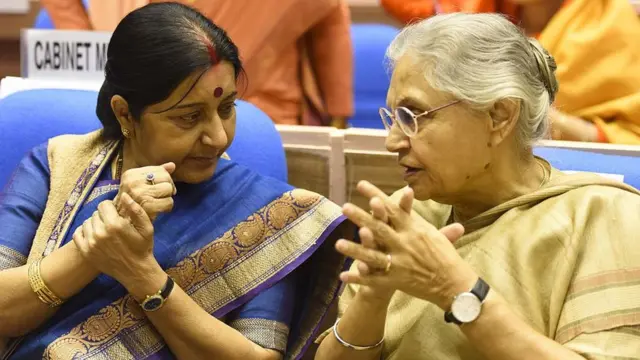 सुषमा स्वराज के साथ शीला दीक्षित