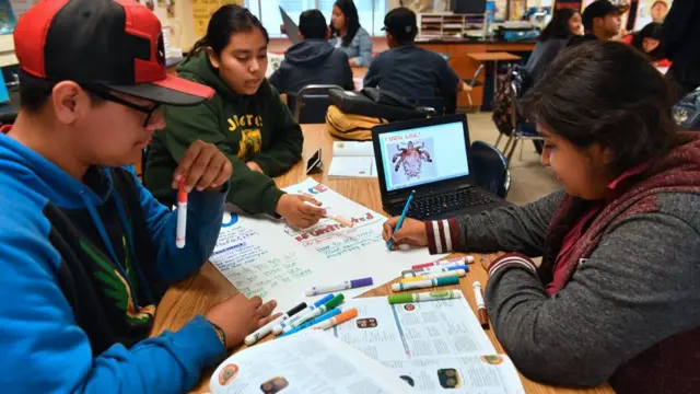 যুক্তরাষ্ট্রে ক্লাস নাইন থেকেই স্কুলে যৌনরোগ সম্পর্কে শিক্ষা দেয়া হয়