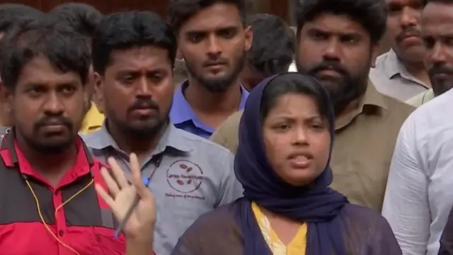 குழந்தைக்கு வலது கை அகற்றம் ஏன்?