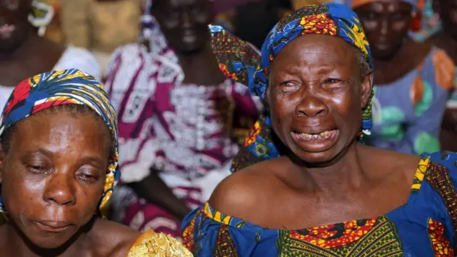 Since 2014, di parents of di schoolgirls don dey beg gofment to bring dia pikin back home