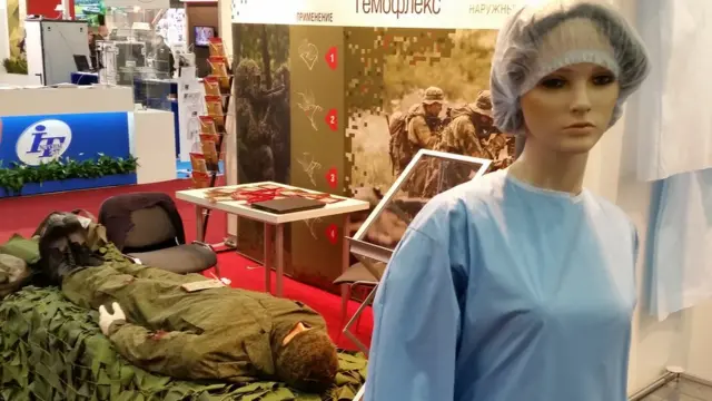 Манекен на выставке "Армия-2016"