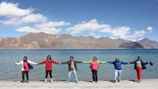 ஒவ்வொரு பெண்ணும் தனது மனதளவில் தன்னை மேலும் வலிமையாக்கிக்கொள்ள தனியே பயணிப்பது மிகவும் அவசியம்