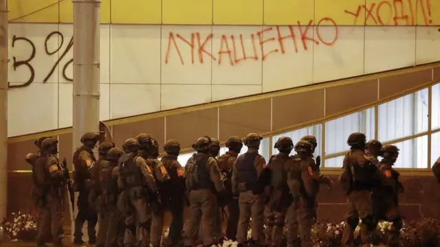 Belarusda prezident seçkisindən sonra etirazçılara qarşı çoxsaylı zorakılıq barədə xəbər verilir